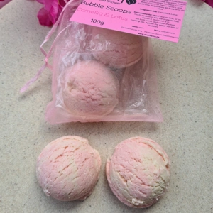 Camellia & Lotus Bubble Scoops 100g