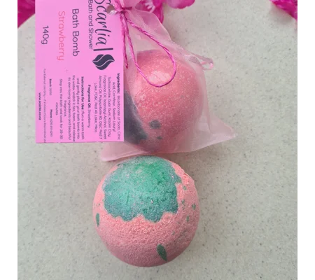 Strawberry Bath Bomb 140g