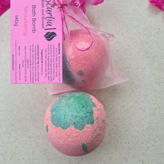 Strawberry Bath Bomb 140g
